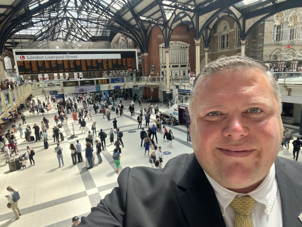 Bishopsgate: Liverpool Street Station Gets New Look Departures Board